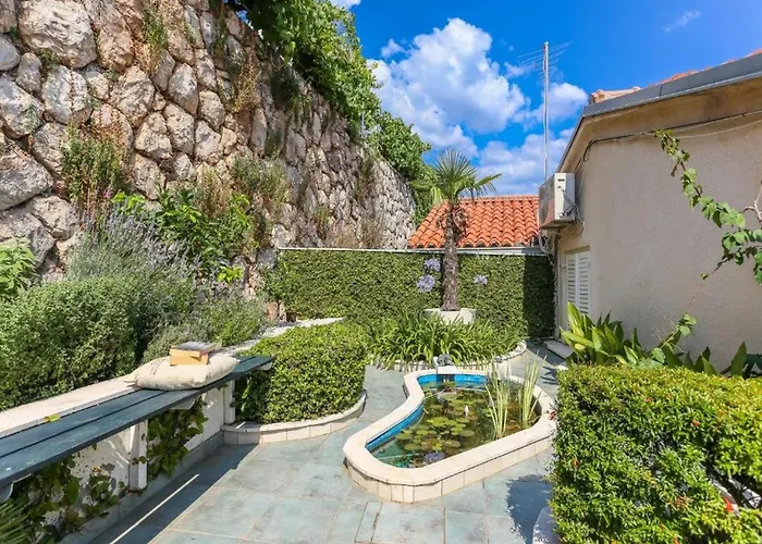 Sunny Palace Apartments